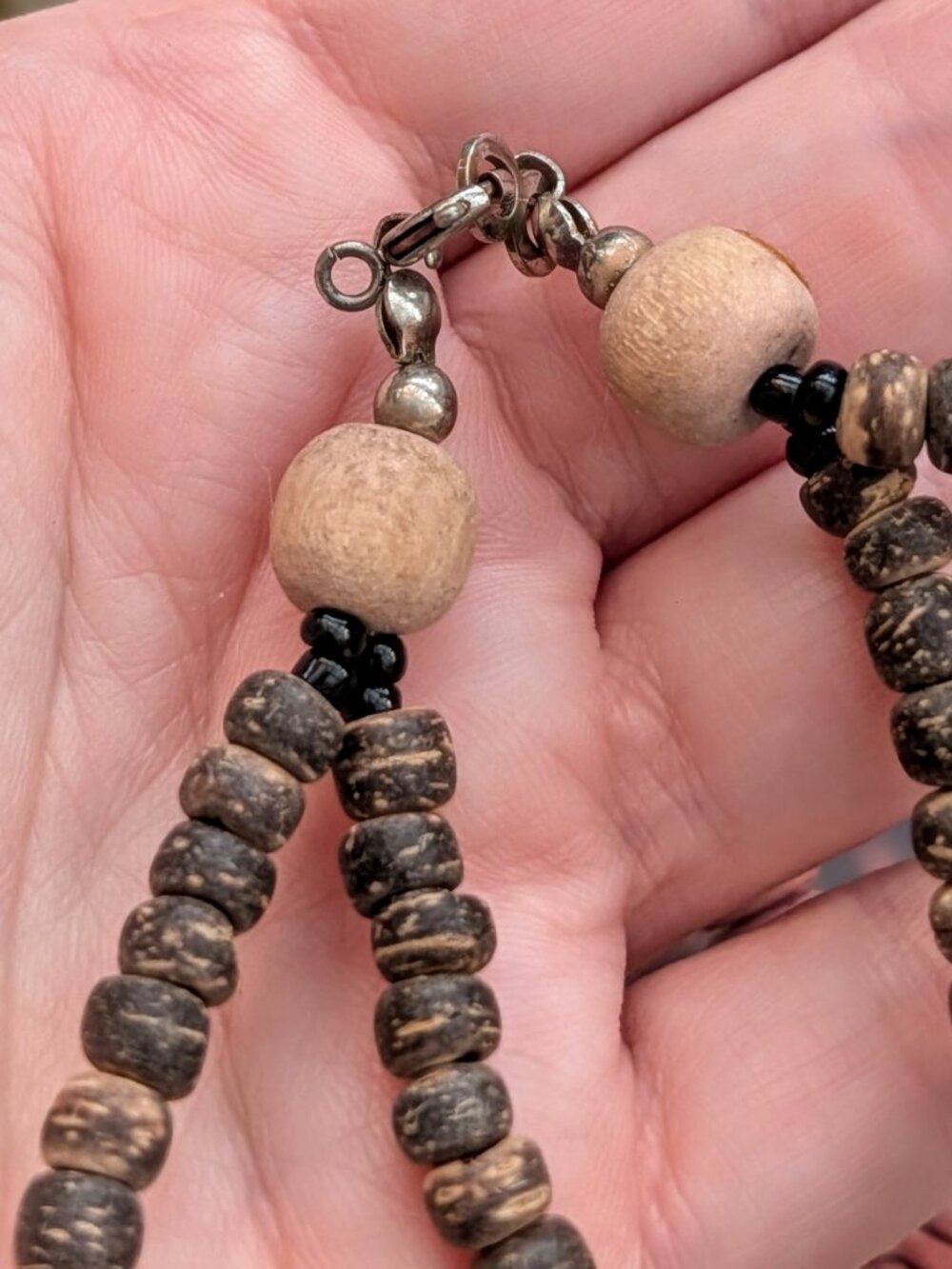 Vintage 1990's Chunky "safari" themed wood bead necklace, hand painted - Picture 7 of 7